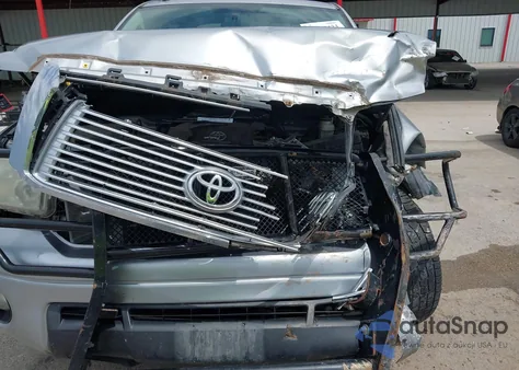 2011 Toyota Tundra Limited 5.7L V8 z USA, uszkodzony, nr VIN 5TFHY5F11BX200498